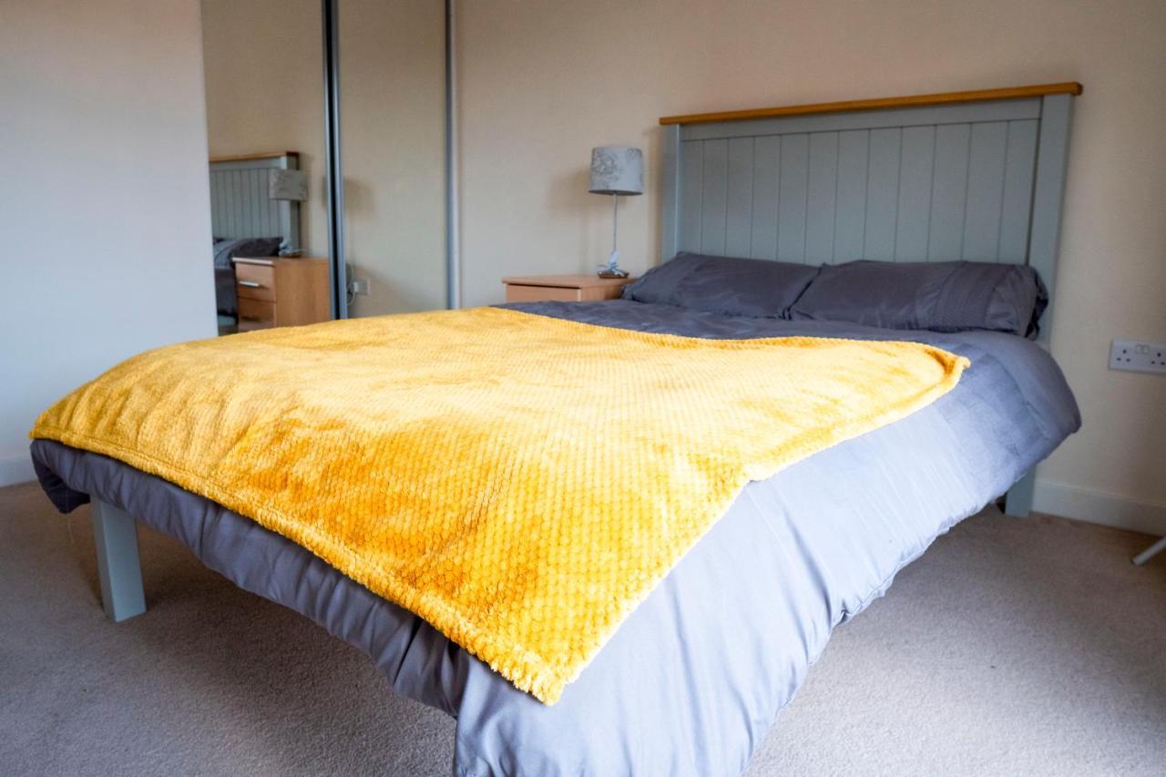Spacious Two Bedrooms Apartment For Business And Holiday Portsmouth Exterior photo