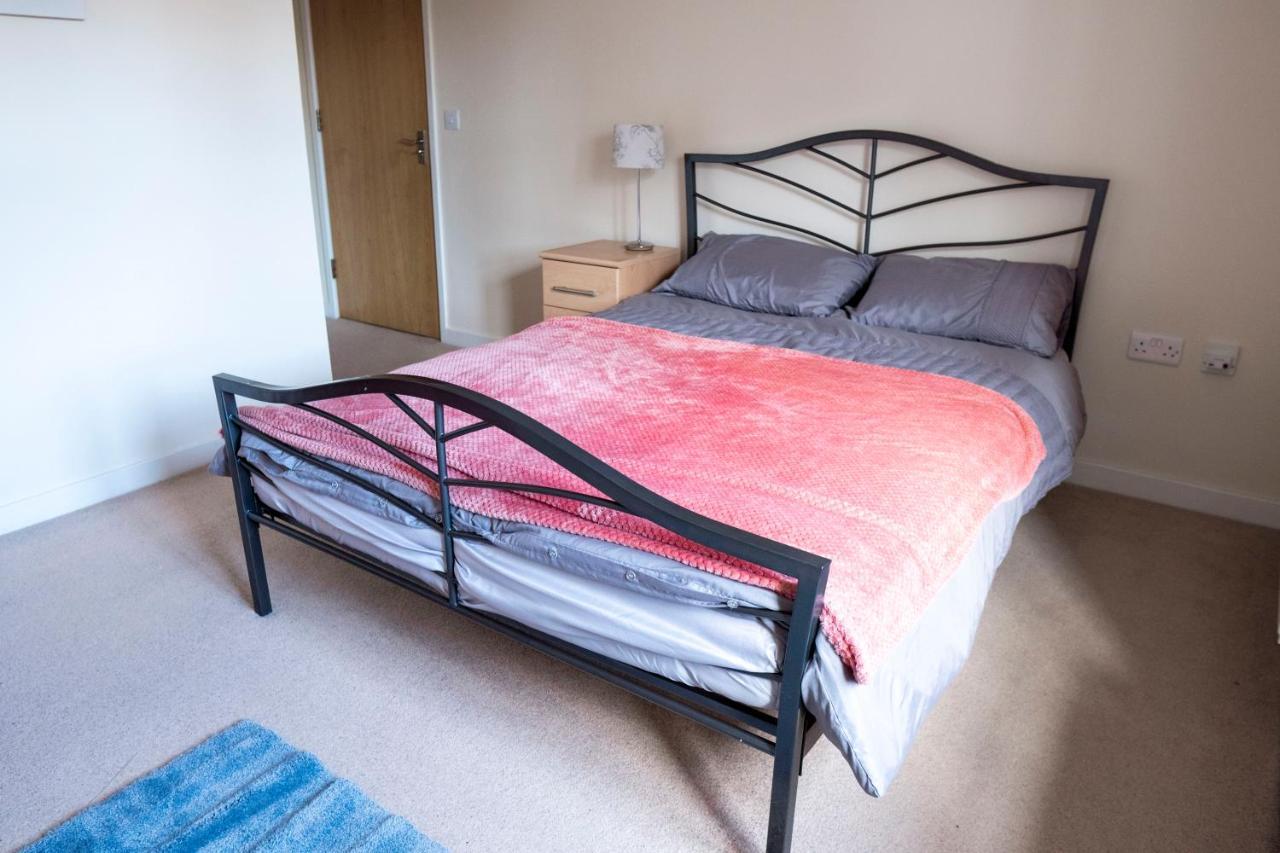 Spacious Two Bedrooms Apartment For Business And Holiday Portsmouth Exterior photo