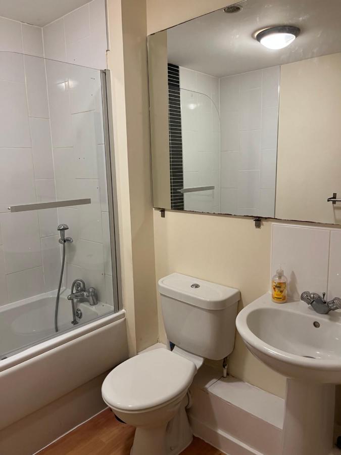 Spacious Two Bedrooms Apartment For Business And Holiday Portsmouth Exterior photo