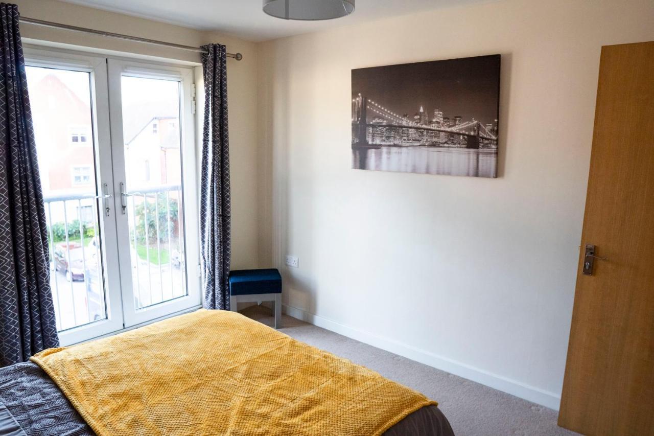 Spacious Two Bedrooms Apartment For Business And Holiday Portsmouth Exterior photo