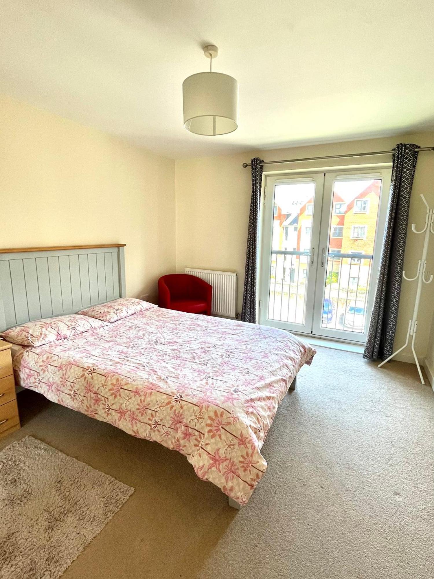 Spacious Two Bedrooms Apartment For Business And Holiday Portsmouth Exterior photo