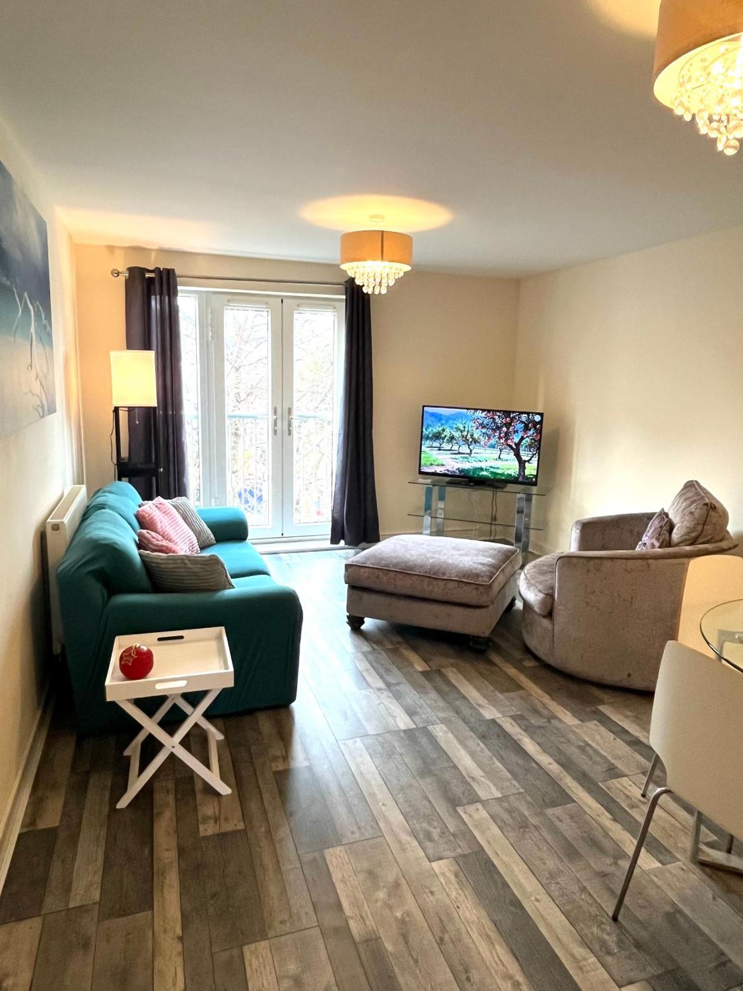 Spacious Two Bedrooms Apartment For Business And Holiday Portsmouth Exterior photo