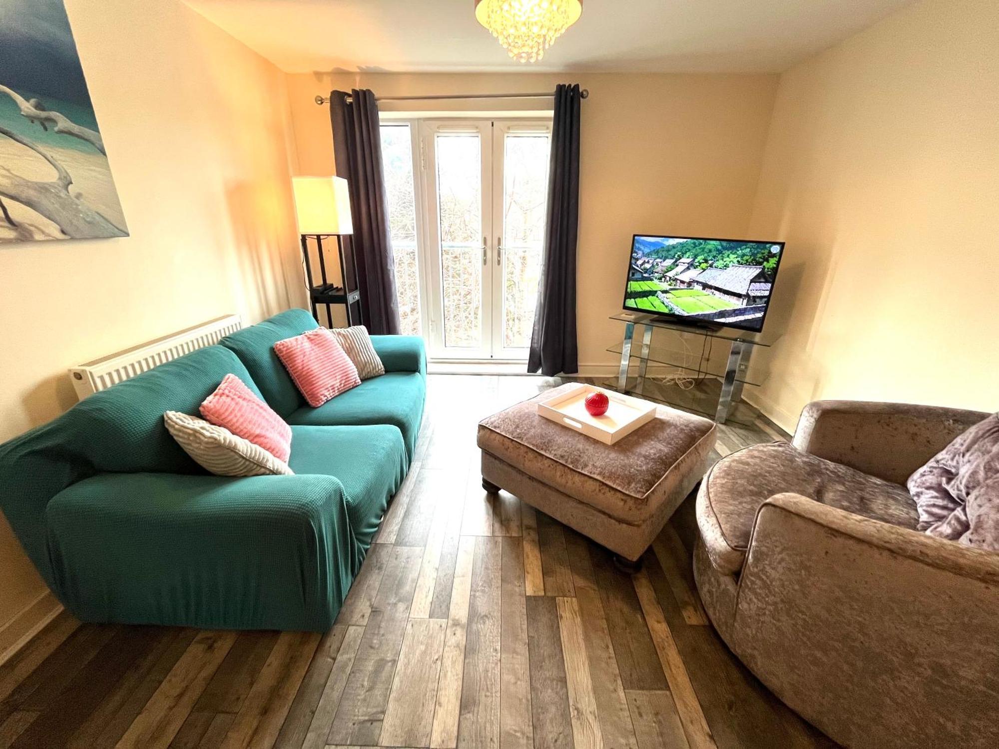 Spacious Two Bedrooms Apartment For Business And Holiday Portsmouth Exterior photo